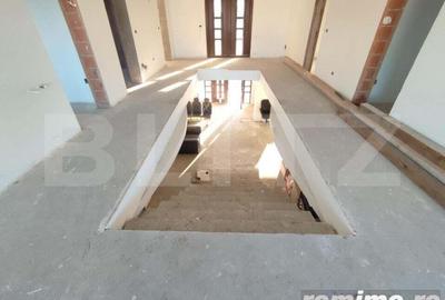 Casă cu 6 camere cu Teren 2000 Mp în Rădăuți - 11