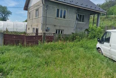 Casă în Răzbuneni - 6