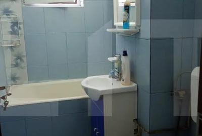 Apartament cu 2 camere semidecomandat, mobilat în Simeria