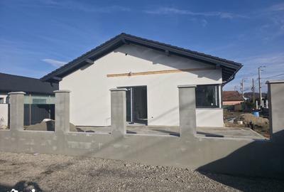 Casă cu 4 camere cu Teren 500 Mp în Livezeni - 9