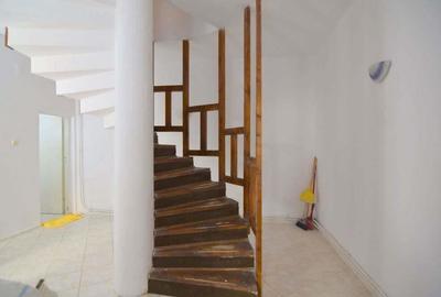 Casă cu 7 camere cu Teren 624 Mp în Girocului - 14