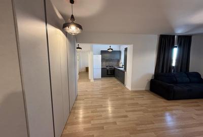 Apartament cu 3 camere semidecomandat în Km 5 - 11