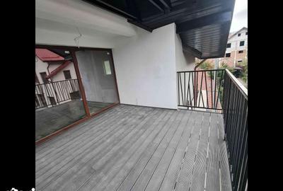 Casă cu 9 camere cu Teren 75 Mp în Central - 4