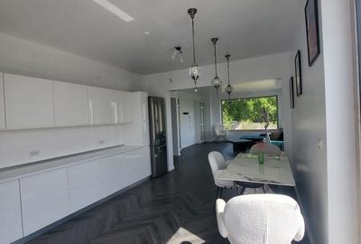 Casă individuală cu 7 camere cu Canalizare în Est - 1