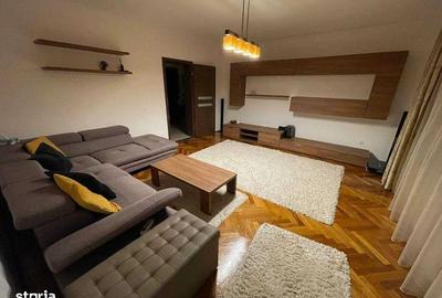 Apartament cu 3 camere în Plopilor