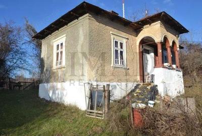 Vanzare Casa Batraneasca + Teren 3000mp - Glodeni Dambovita. - 2