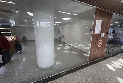 Spatiu comercial , in Piata Sudului . - 6