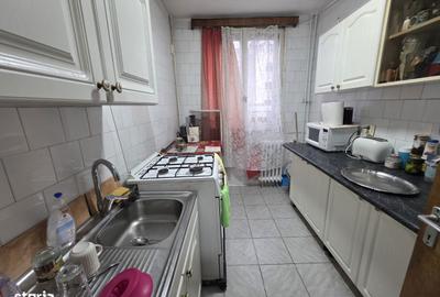 Apartament cu 3 camere semidecomandat în Militari - 2