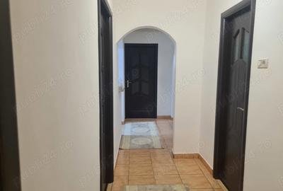 Apartament cu 3 camere decomandat în Tomis Nord - 2