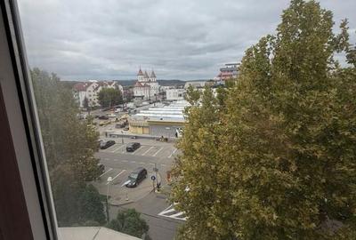 Apartament cu 2 camere decomandat în Traian - 2