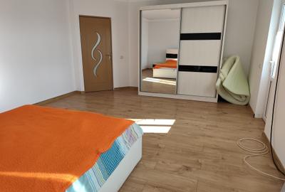 INCHIRIEZ casa 4 camere P+1+pod mobilata si utilata doar sa va mutati - 14