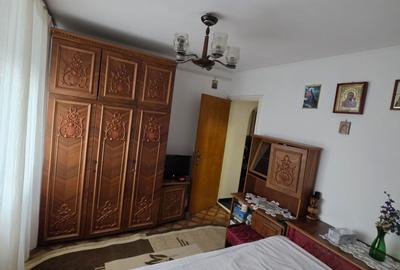 Apartament cu 3 camere decomandat în Roșu - 4