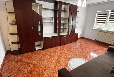Apartament cu 2 camere semidecomandat, mobilat în Enachiță Văcărescu