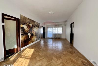 Apartament cu 4 camere decomandat în P-ța Victoriei - 6