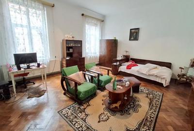 Apartament cu 2 camere nedecomandat în Central