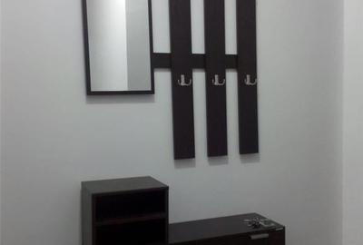 Garsonieră în Titan - 2