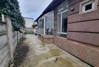 Casă cu 4 camere în Central - 2