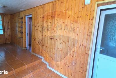 Casă cu 3 camere decomandat cu Canalizare în Nord - 4
