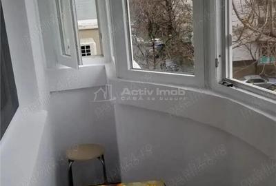 Garsonieră decomandată în Central