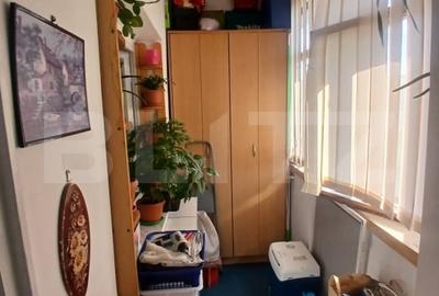 Aprtament de vanzare, cu 3 camere, zona Podul Ros - 12