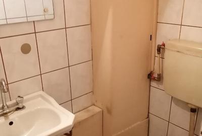 Apartament cu 3 camere, transformat din 2 camere, Poarta 6 Apartament cu 3 camere, transformat din 2 camere, Poarta 6 - 8