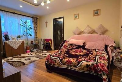 Etaj 1 - Mircea cel Batran - 2 camere model cu geam la baie - 1