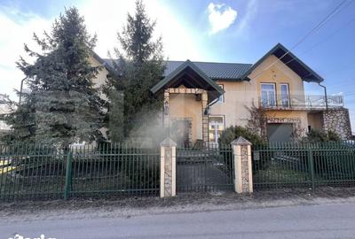Casă cu 4 camere cu Teren 630 Mp în Ipotești