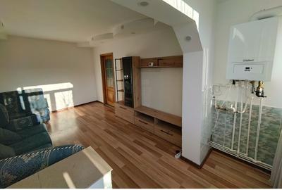 Apartament cu 3 camere semidecomandat în Morăreni