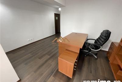 Spațiu comercial, de 30 mp, în Universității - 2