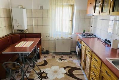 Gara - Bloc dupa 80 - 2 camere decomandat - 4