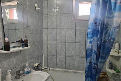 Apartament cu 3 camere semidecomandat în Berceni - 11