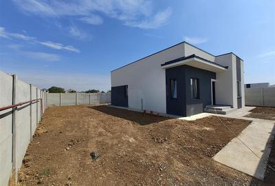 Cas? individuala – 82 mp utili + teras? 13 mp - Teren- 380 mp - 2