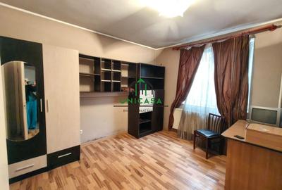 Apartament cu 3 camere semidecomandat în Central - 3