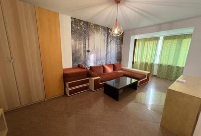 Apartament cu 3 camere decomandat, mobilat în Brâncoveanu