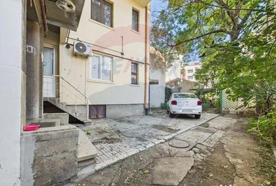 Apartament cu 2 camere decomandat în Parcul Carol - 1