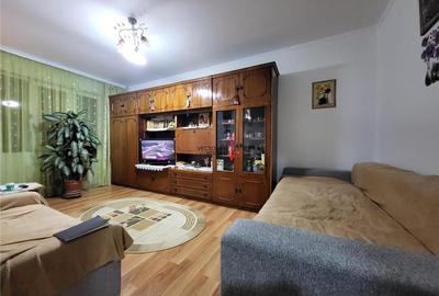 Apartament cu 2 camere decomandat, mobilat în Titan