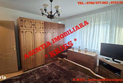 Apartament cu 3 camere decomandat în Găvana - 12