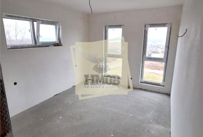 Casă cu 4 camere cu Teren 300 Mp în Central - 3