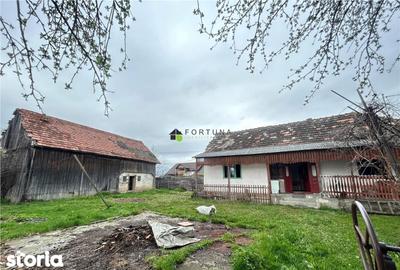 Casă cu 2 camere cu Teren 1850 Mp în Dobârlău - 1