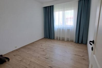 Apartament cu 3 camere decomandat în Progresul - 4