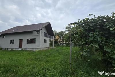 Casă cu 5 camere cu Teren 1483 Mp în Mitocu Dragomirnei - 12