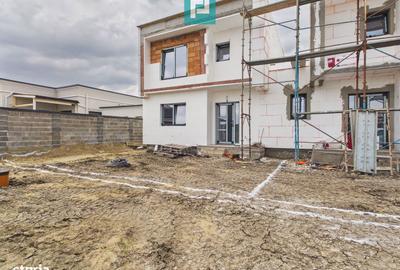 Casă cu 4 camere cu Teren 335 Mp în Central - 2