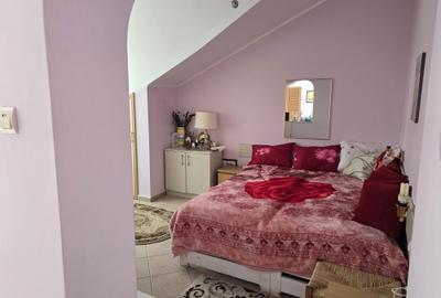 Casă cu 4 camere în Central - 1