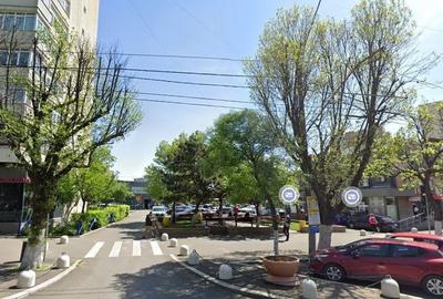 Spațiu comercial, de 800 mp, în Central