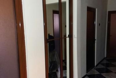 Apartament cu 3 camere decomandat în Far - 2