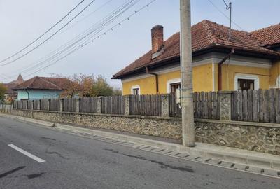 Casă cu 4 camere în Central - 1