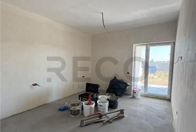 Casă cu 4 camere cu Teren 500 Mp în Sântandrei