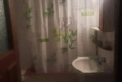 Camera libera intr-un apartament cu 4 camere - 1