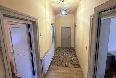 Casă cu 3 camere cu Teren 600 Mp în Central - 2