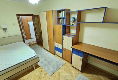 Apartament cu 3 camere decomandat în Traian - 6